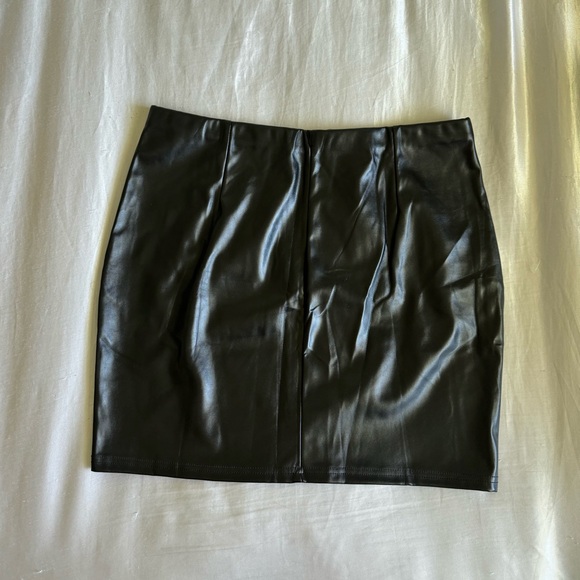 Women's High Waisted Mini Leather Skirt with Slit - Picture 2 of 3